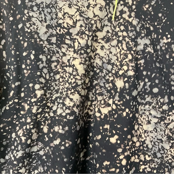 Lululemon loose athletic top - Picture 4 of 12